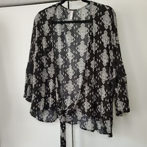 NWOT Xhiliration Black and White Pattern Tie Font